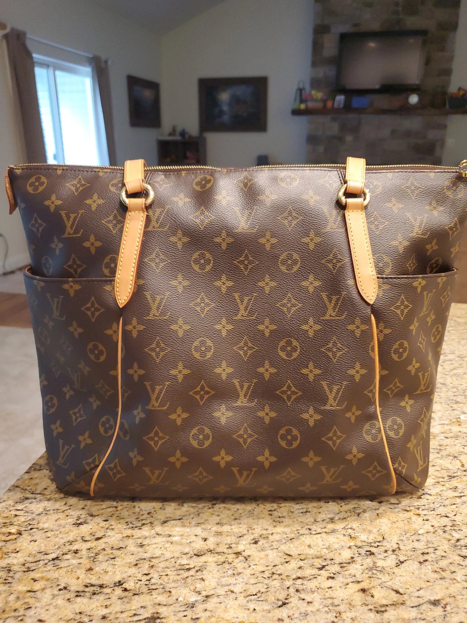 Louis Vuitton Monogram Totally GM Tote Bag in LIKE NEW CONDITION