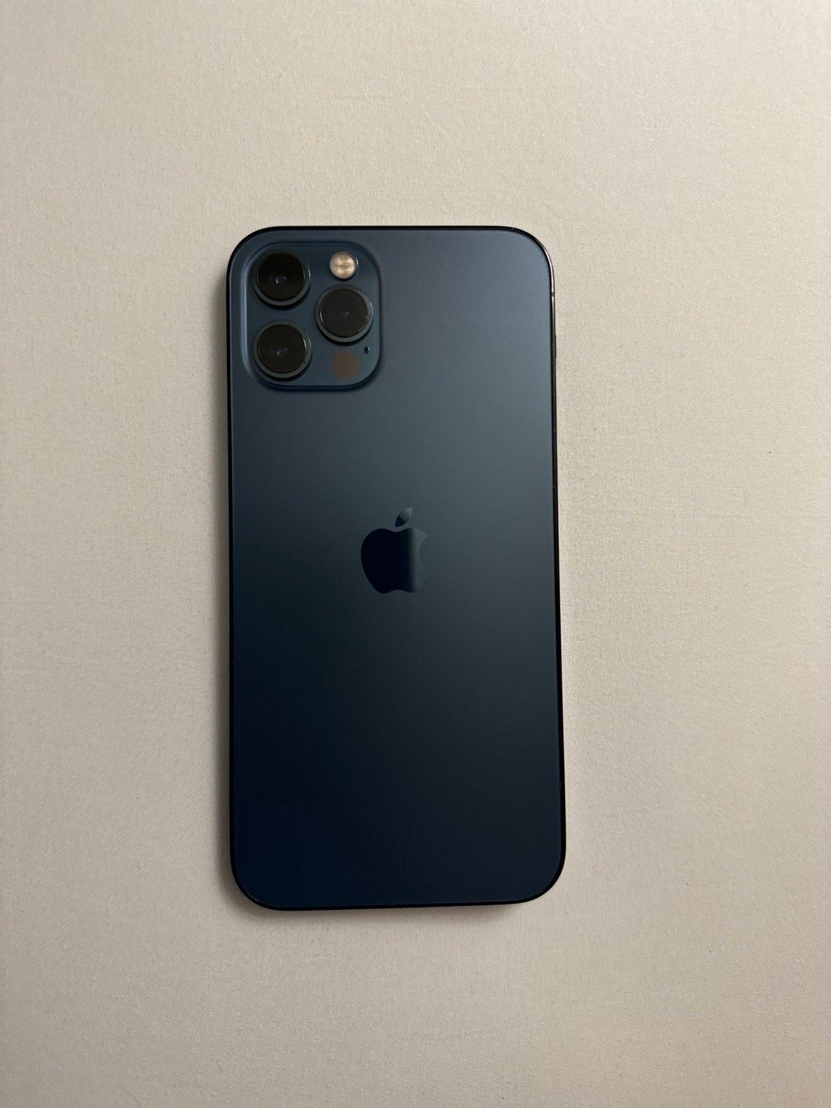 Apple iPhone 12 Pro 256 GB in Sierra Blue Unlocked. 2W88