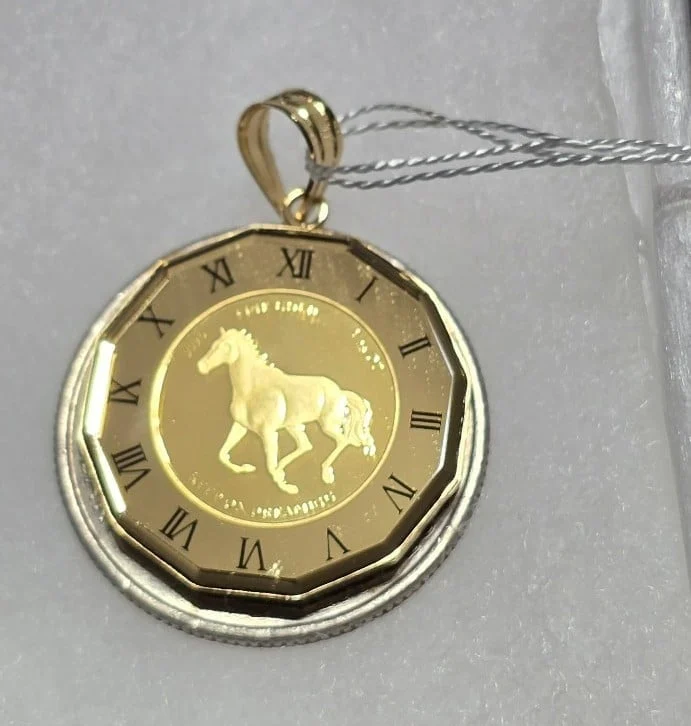 JAPAN GOLD Horse/ horseshoe PENDANT 18K/24K( SALE ITEM)