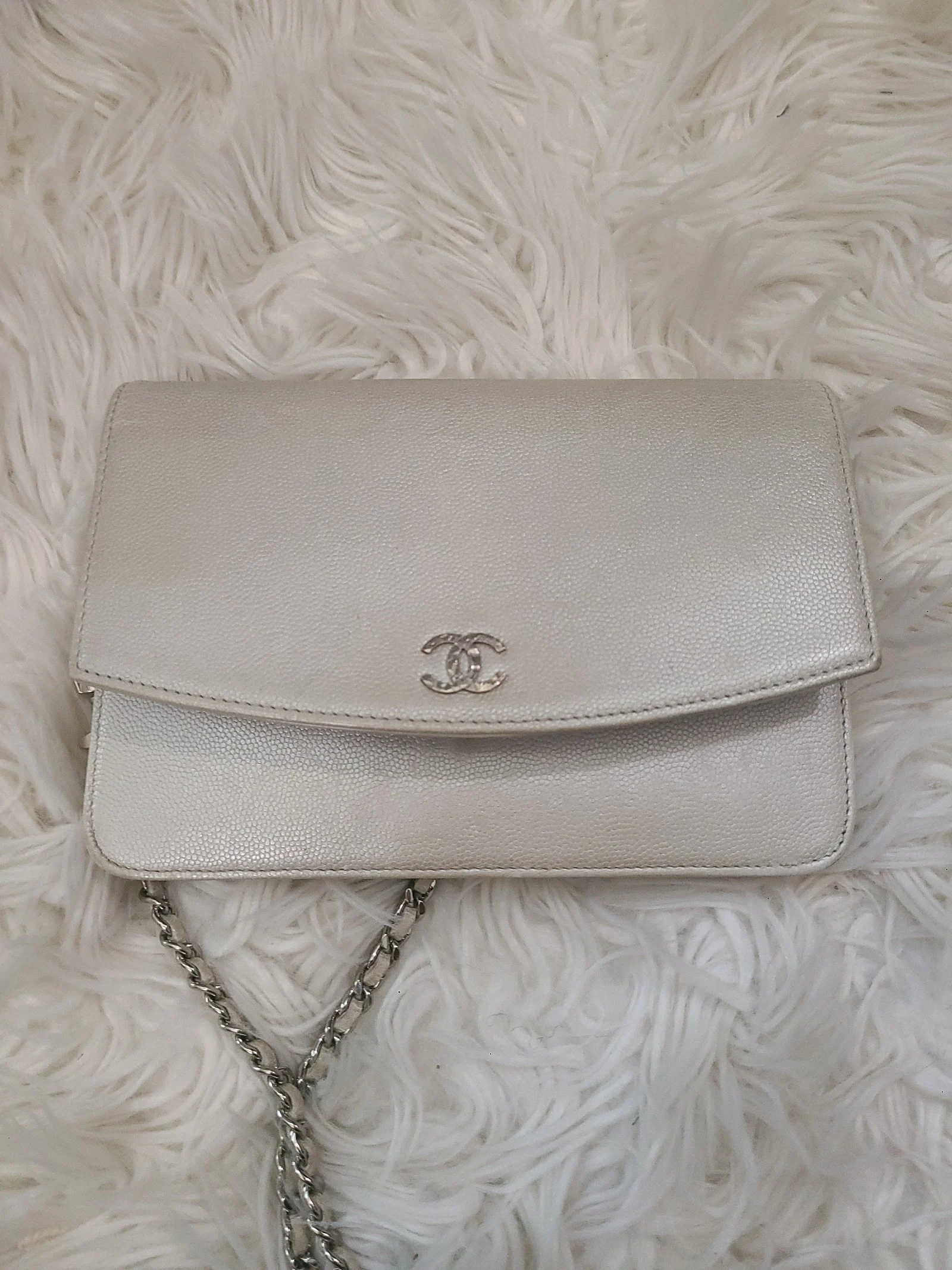 Gorgeous Authentic CHANEL Caviar Sevruga Wallet on Chain WOC in Pearl