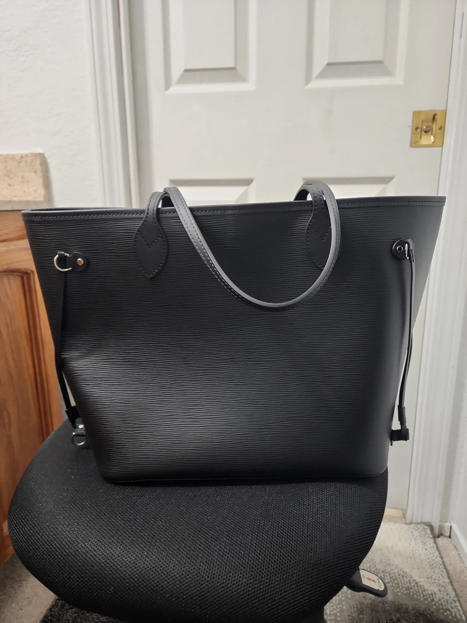 Authentic Louis Vuitton Neverfull MM