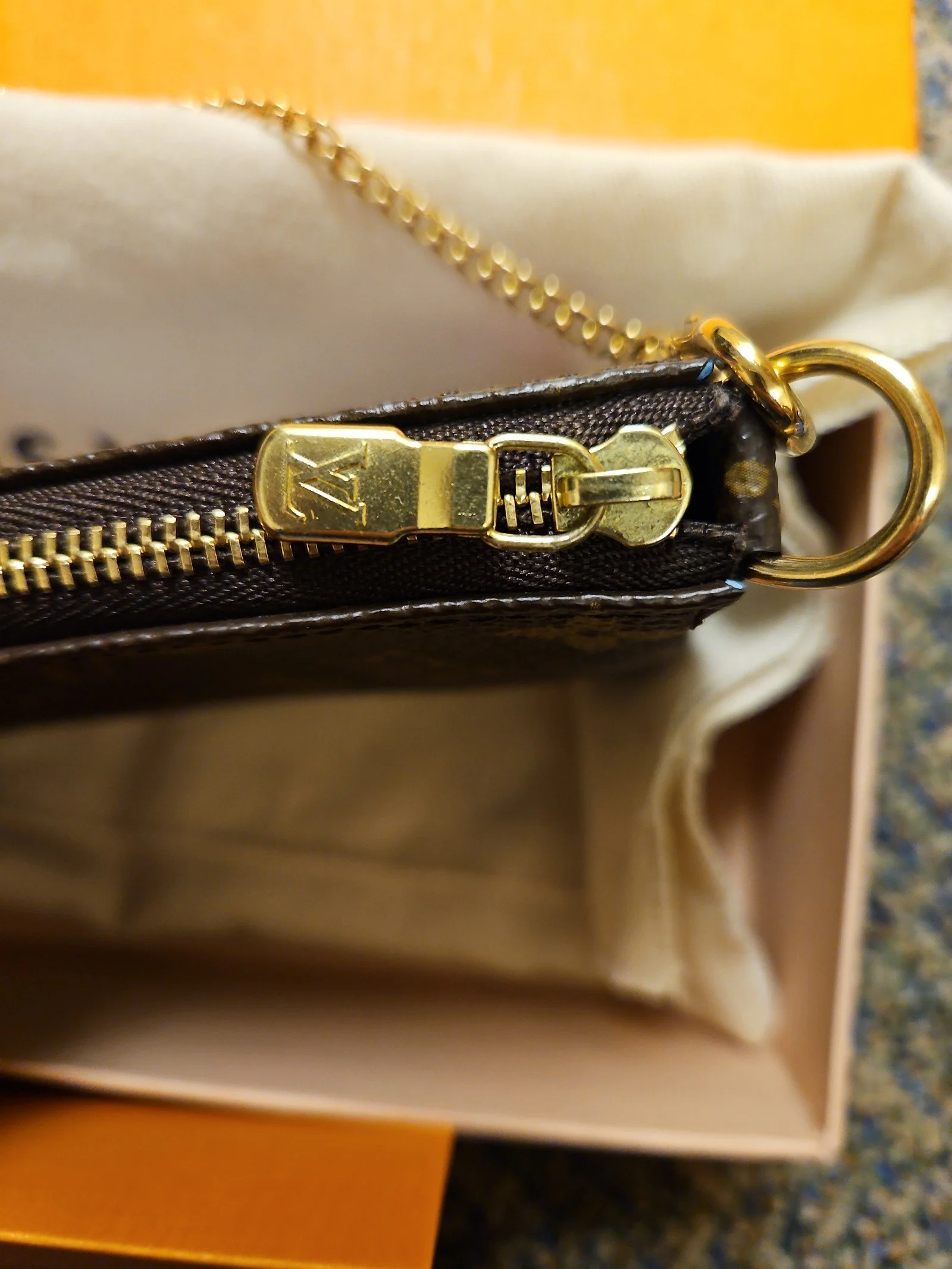 Louis vuitton mini pochette accessoires christmas animation 2022