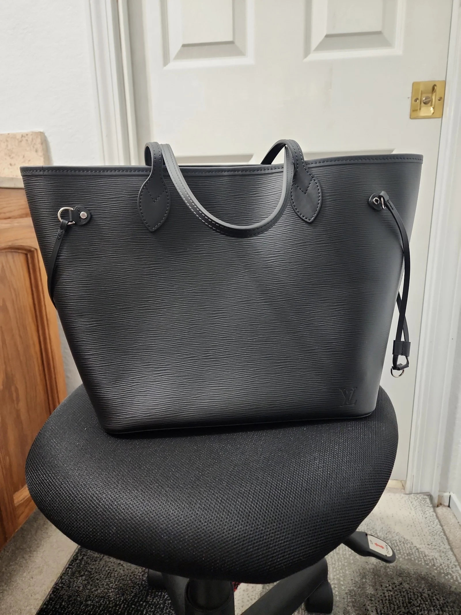 Authentic Louis Vuitton Neverfull MM