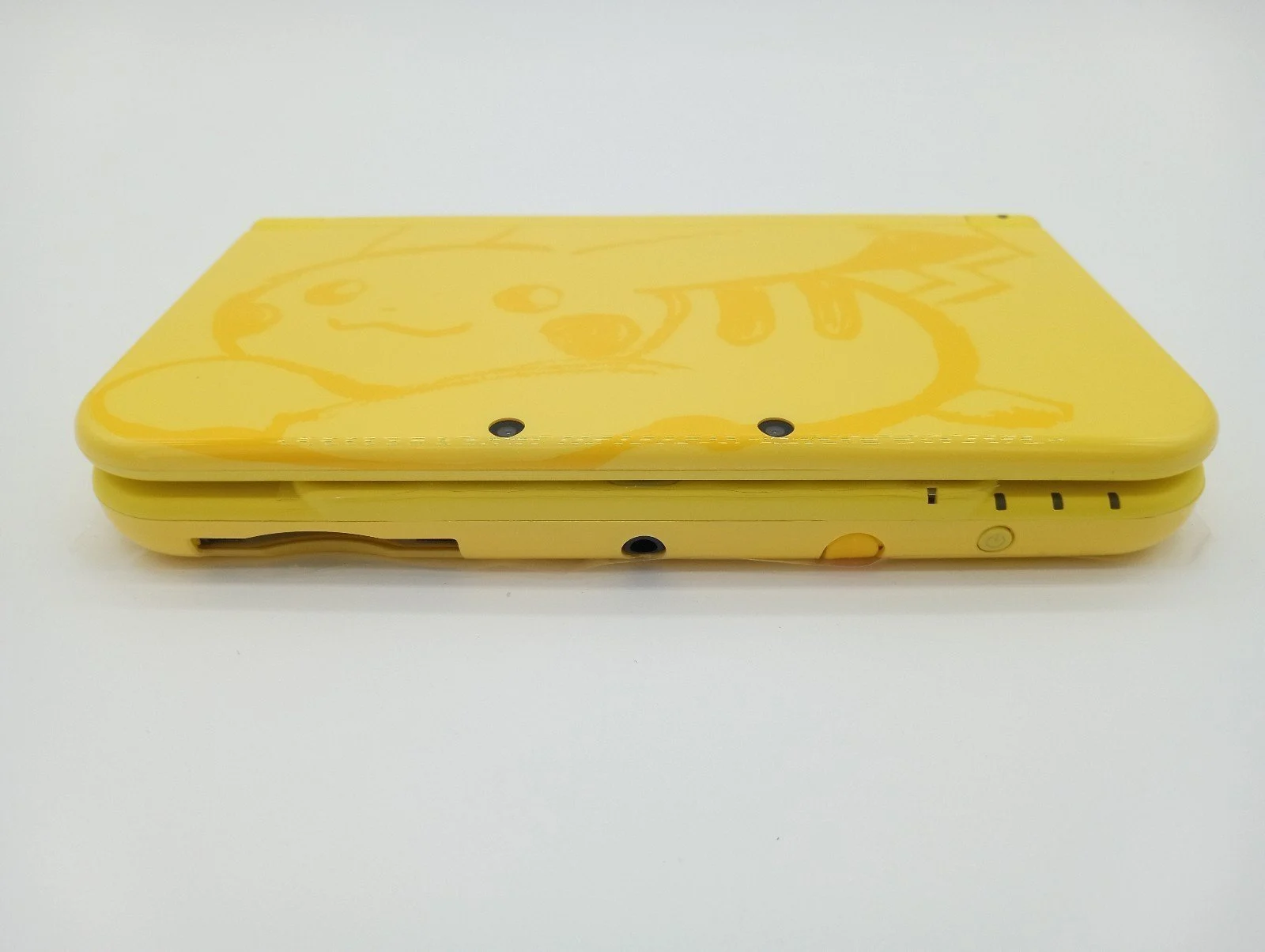 Refurbished NEW 3DS XL Yellow Pokemon Pikachu Limited Edition and Charger
