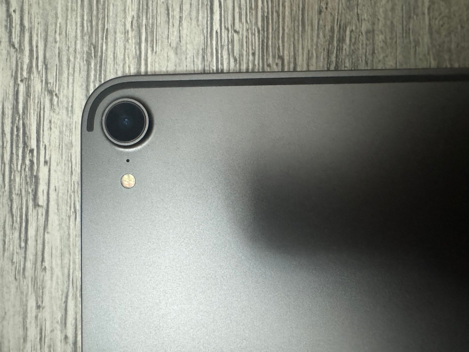 iPad Pro 3rd generation with Magic Keyboard 8T38