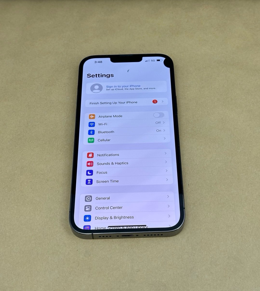 Apple iPhone 13 Pro Max 128gb unlocked in gray - Damaged 8V97