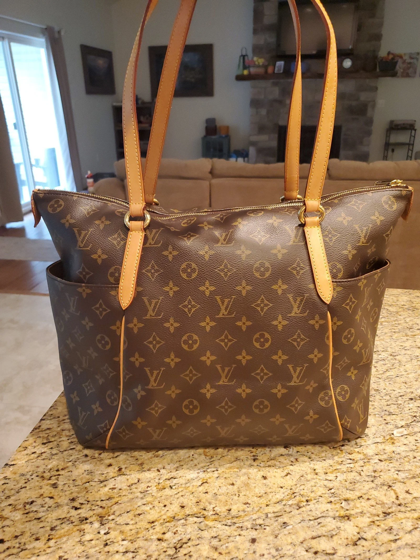 Louis Vuitton Monogram Totally GM Tote Bag in LIKE NEW CONDITION