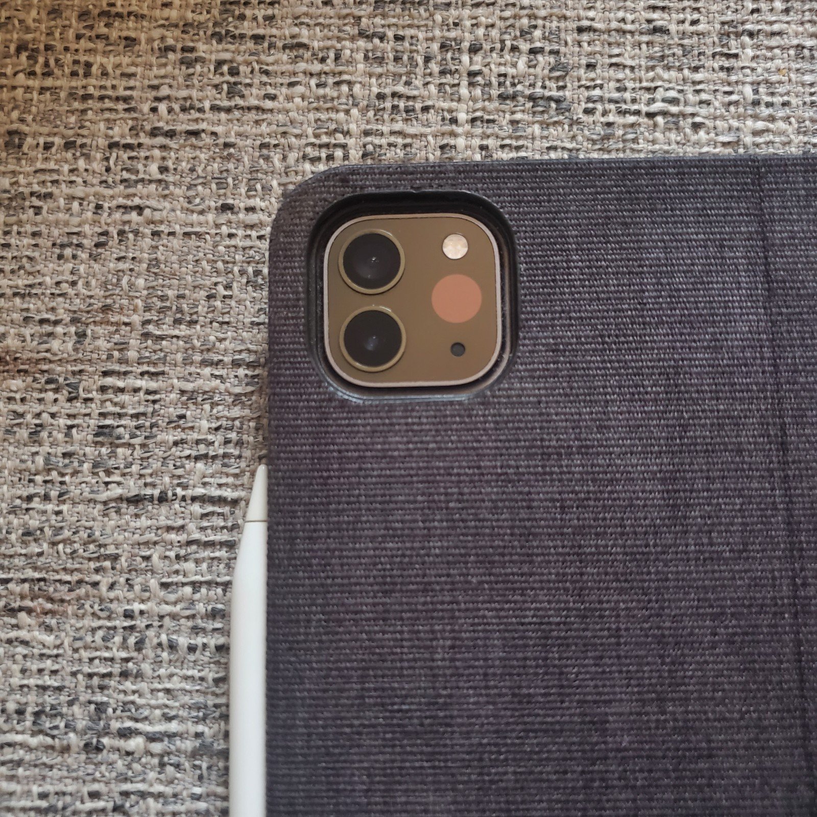 ipad pro 11 inch 2nd generation with case and Apple Pencil 8M59