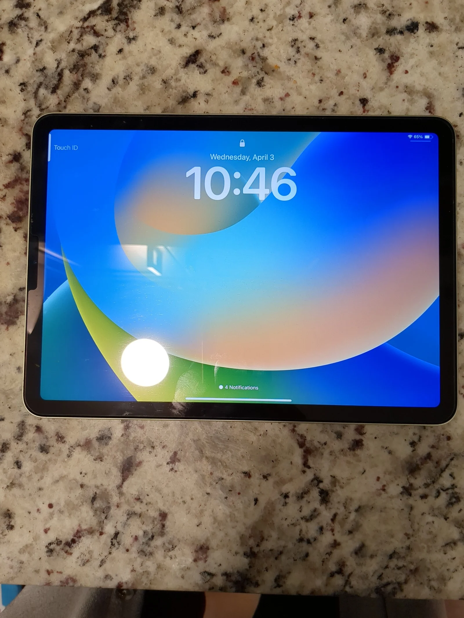 SOLD - Apple iPad Air 4th Generation 256 GB in Green bundle 3R21