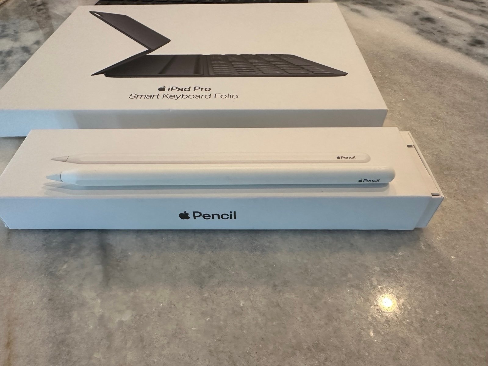 Apple iPad Pro 11 inch 512GB Bundle 8D59