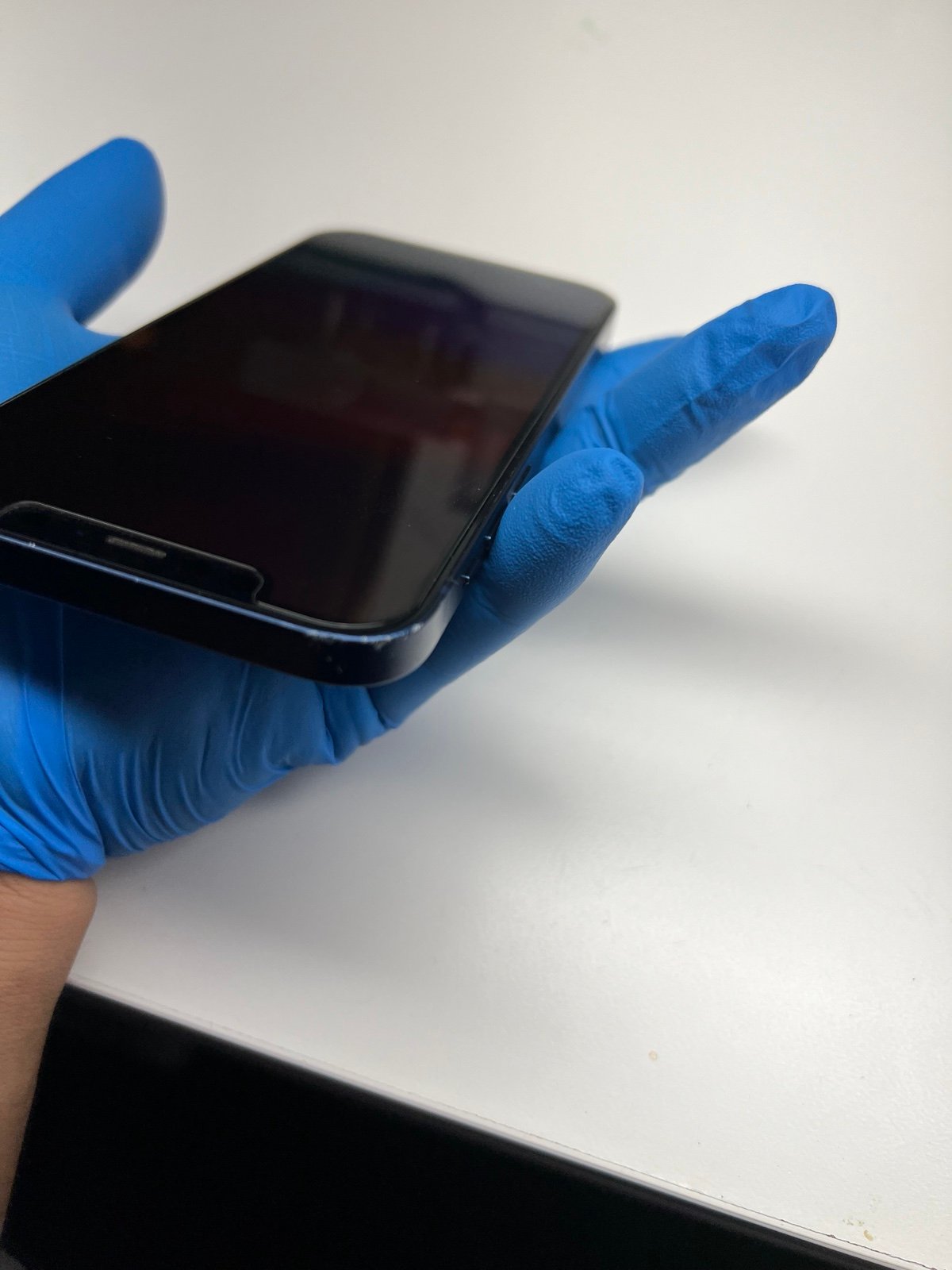 Apple iPhone 12  Unlocked 1W37