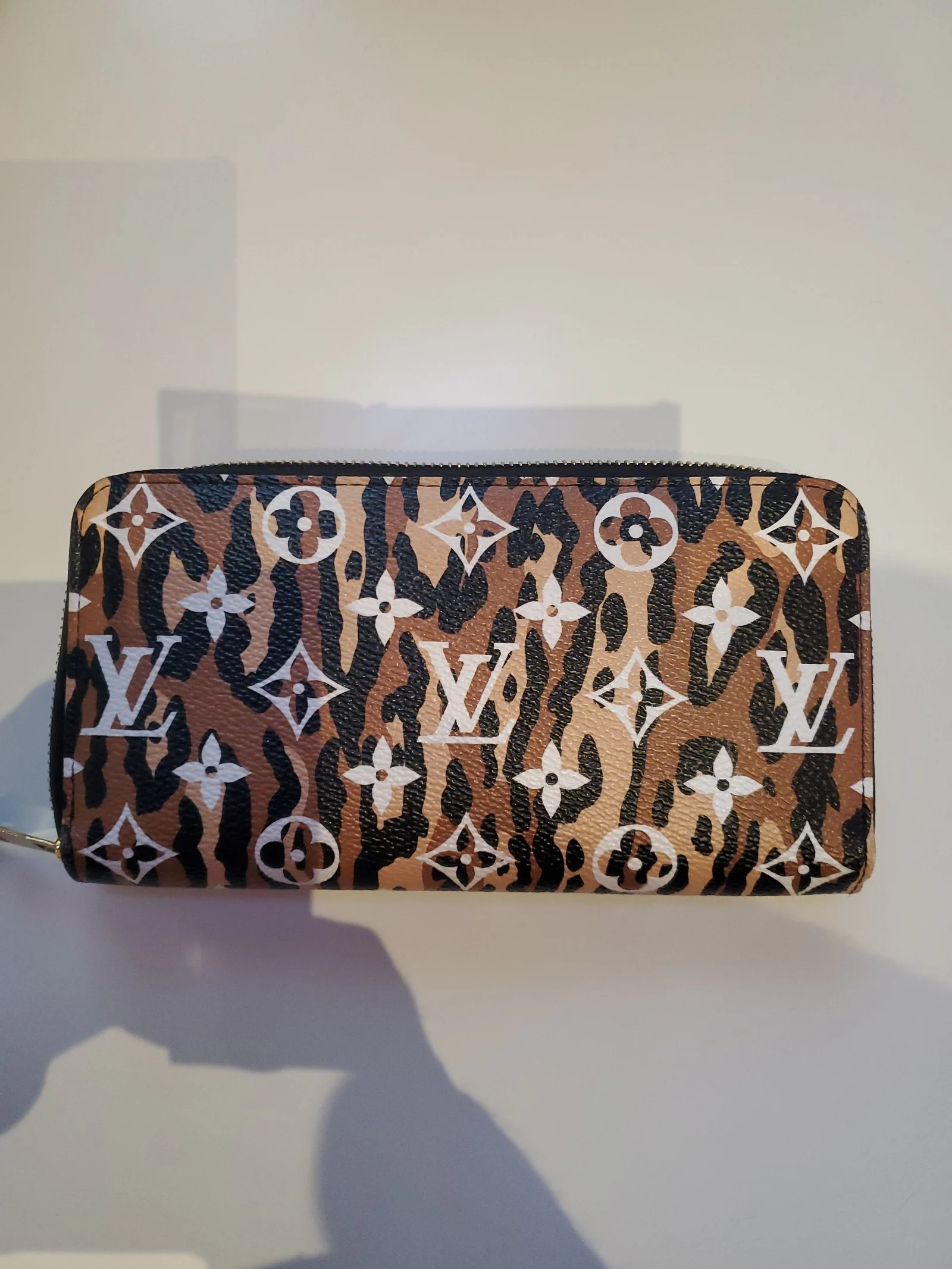 Louis Vuitton Jungle Zippy Wallet Limited Edition 100% AUTHENTIC! PERFECT!