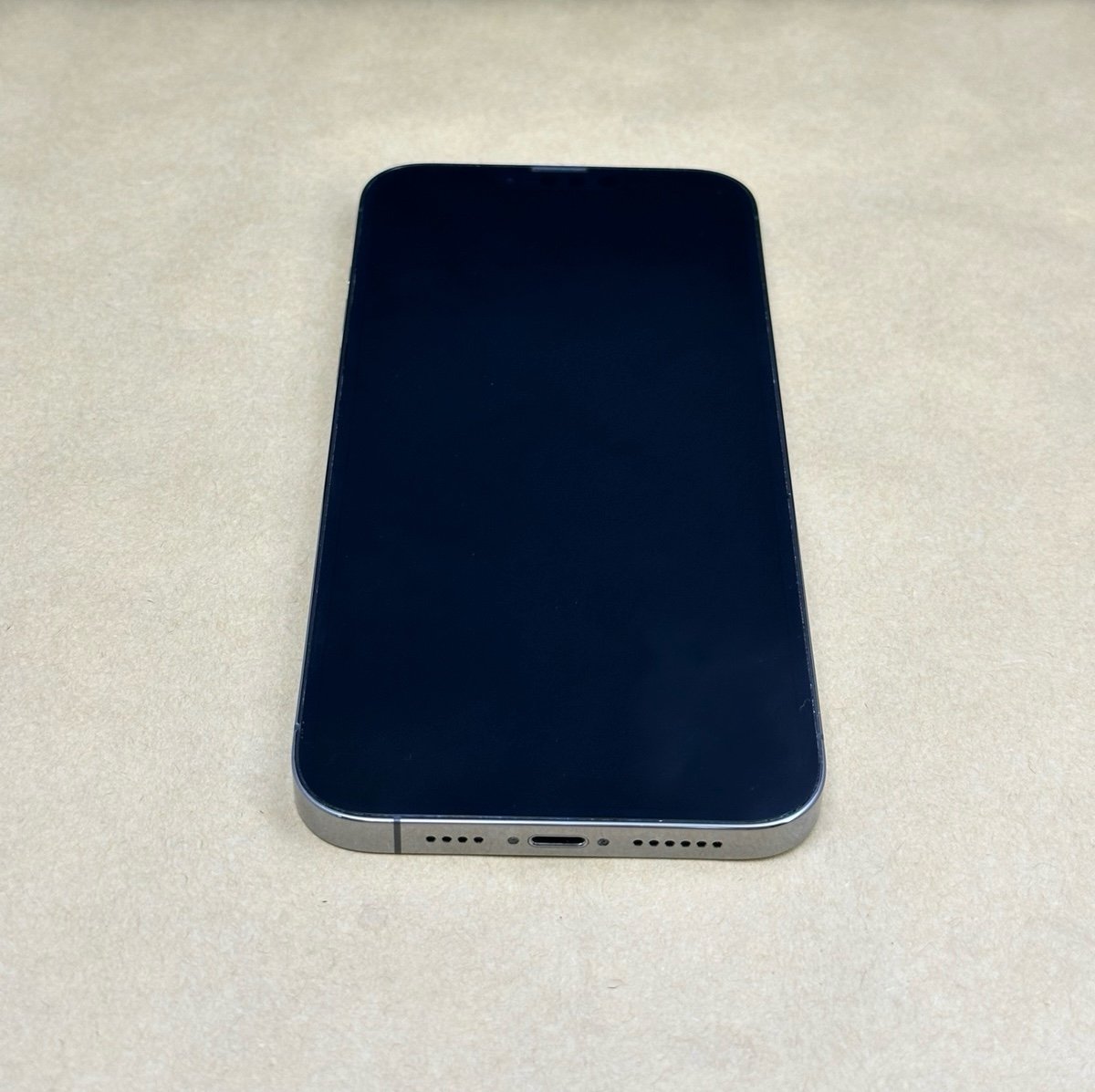 Apple iPhone 13 Pro Max 128gb unlocked in gray - Damaged 8V97