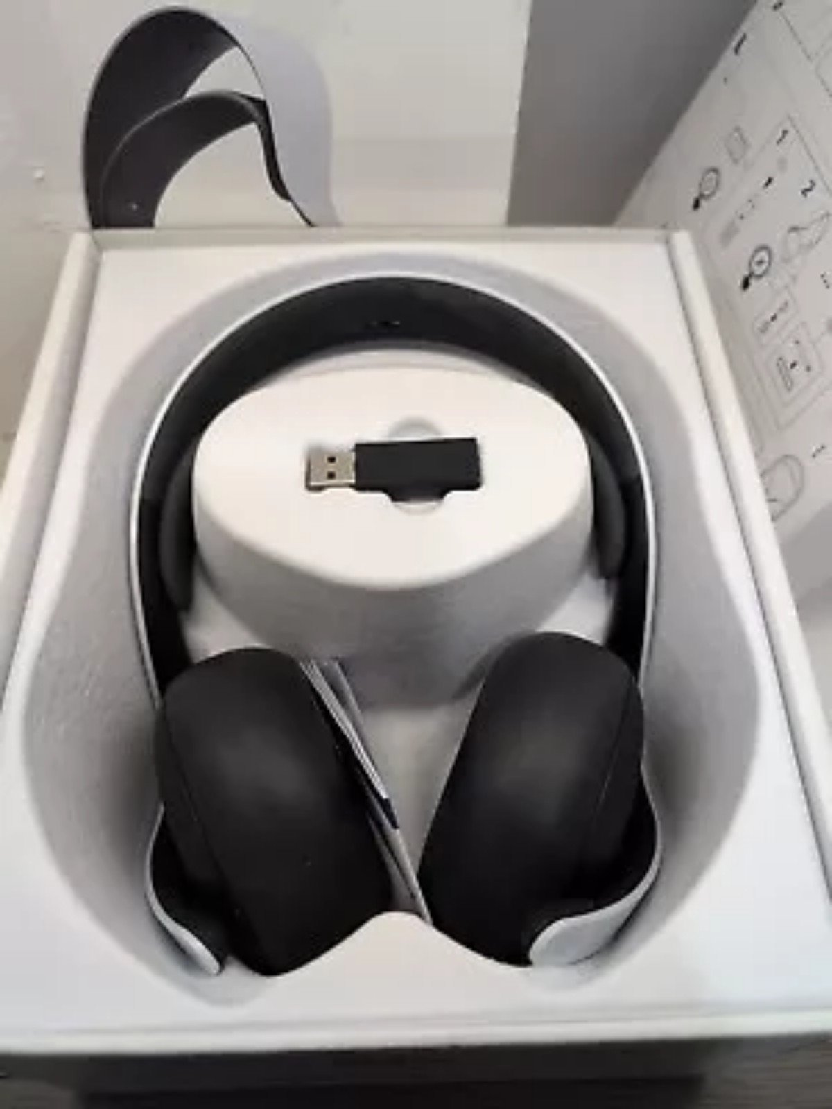 PS5 slim disc with Pulse Elite Headset 1J32