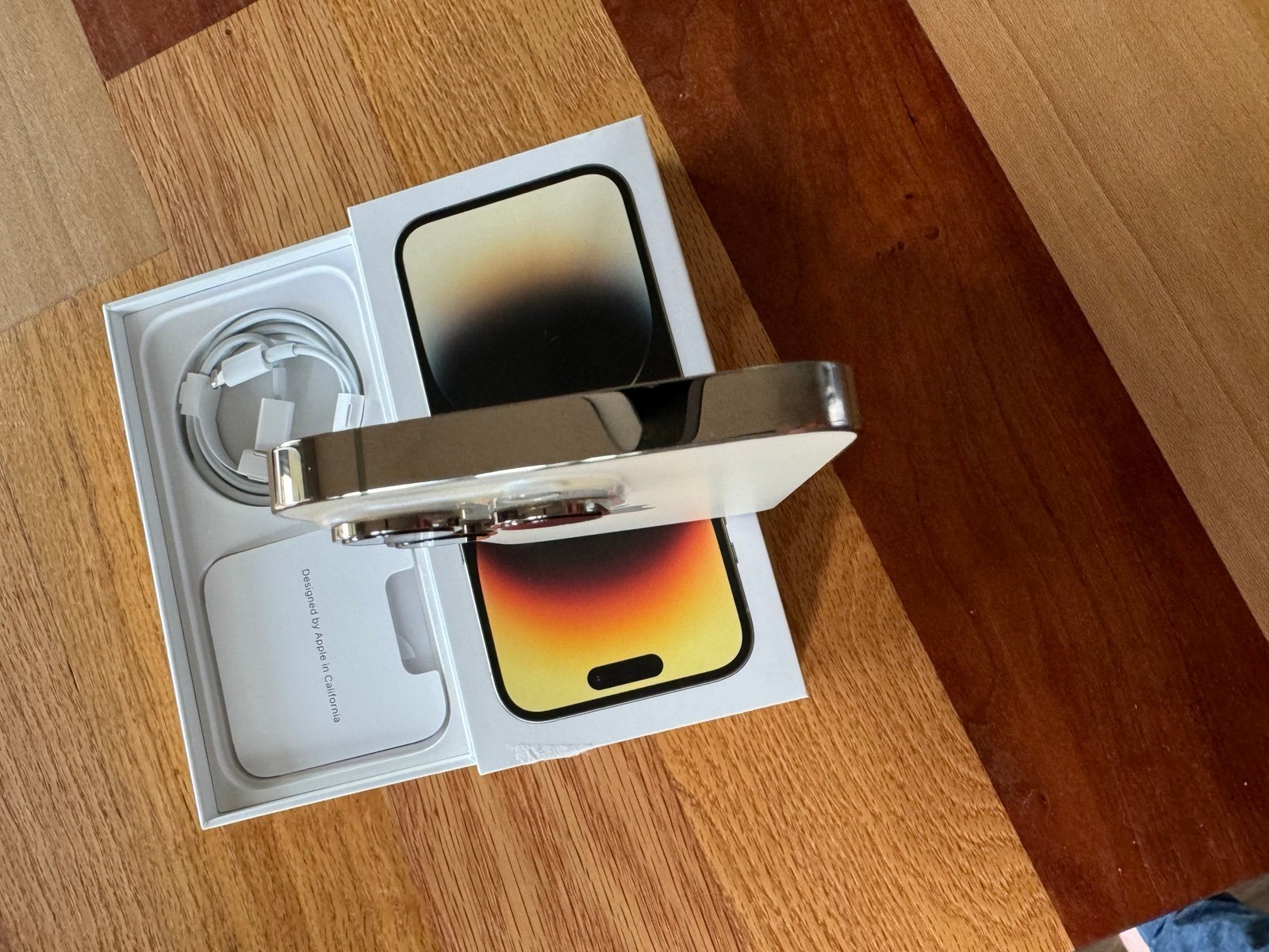 iPhone 14 Pro Gold 256GB Unlocked 3Q69