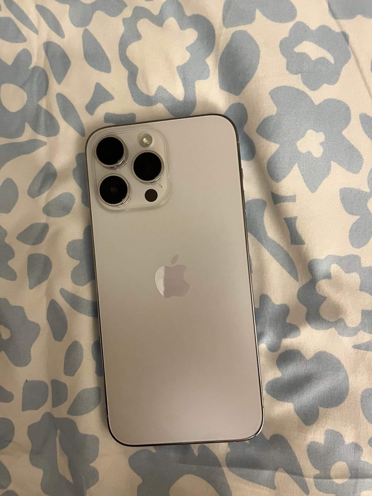 iPhone 14 Pro Max 1F33