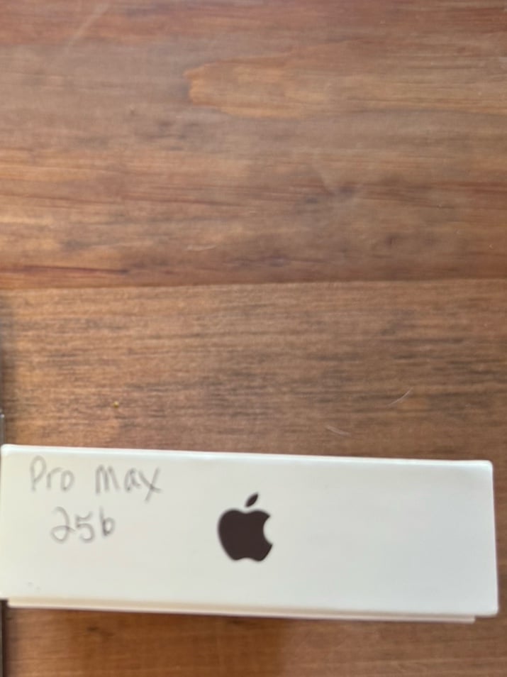 iPhone 14 Pro Max Phone Unlocked 256 GB + Mag Safe Case + Orig. Charging Cord 5X91