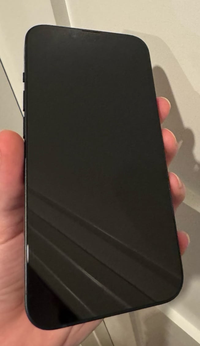 Apple iPhone 14 256gb in Midnight - iCloud & Carrier Unlocked With Otterbox 8J63