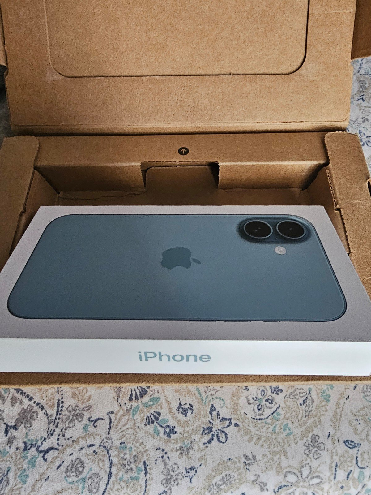 Apple iPhone 16 6T28