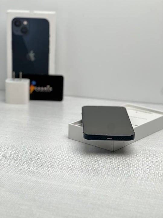 Apple iPhone 13 128GB Fully Unlocked - Midnight 1Z62