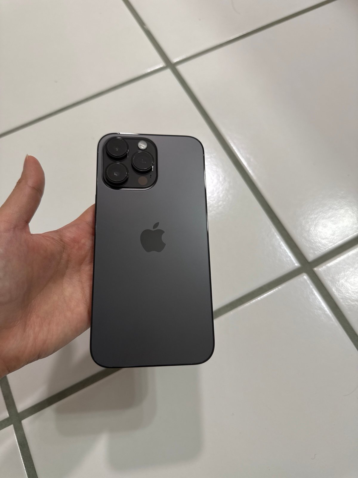 Apple iPhone 14 Pro Max 256 GB unlocked 2V33