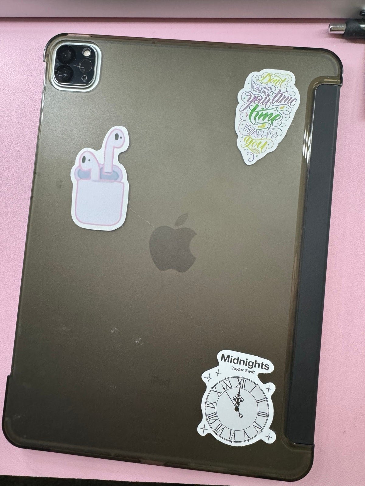 Apple iPad Pro 3rd Generation 256 GB in Silver and Apple Pencil 7A77