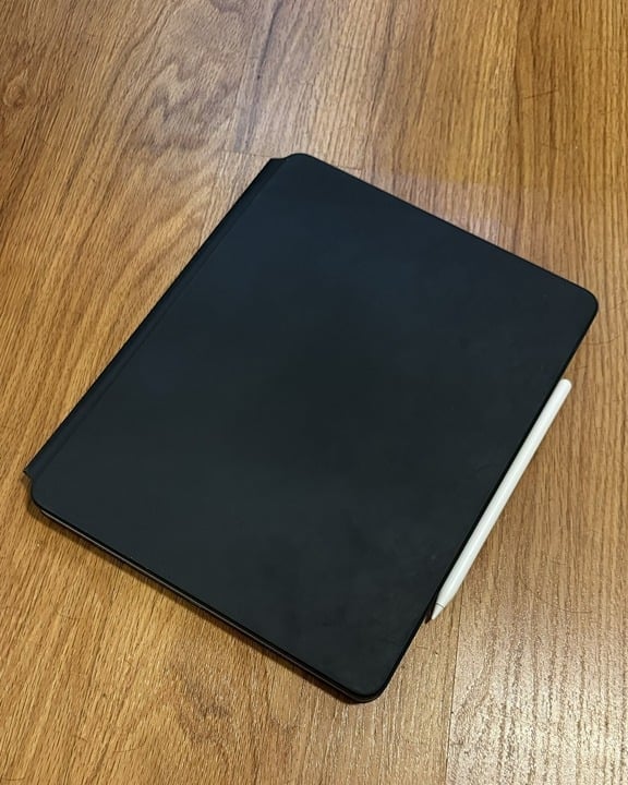 BUNDLE- Apple iPad Pro M2 12.9-inch, Magic Keyboard, Apple Pencil 2