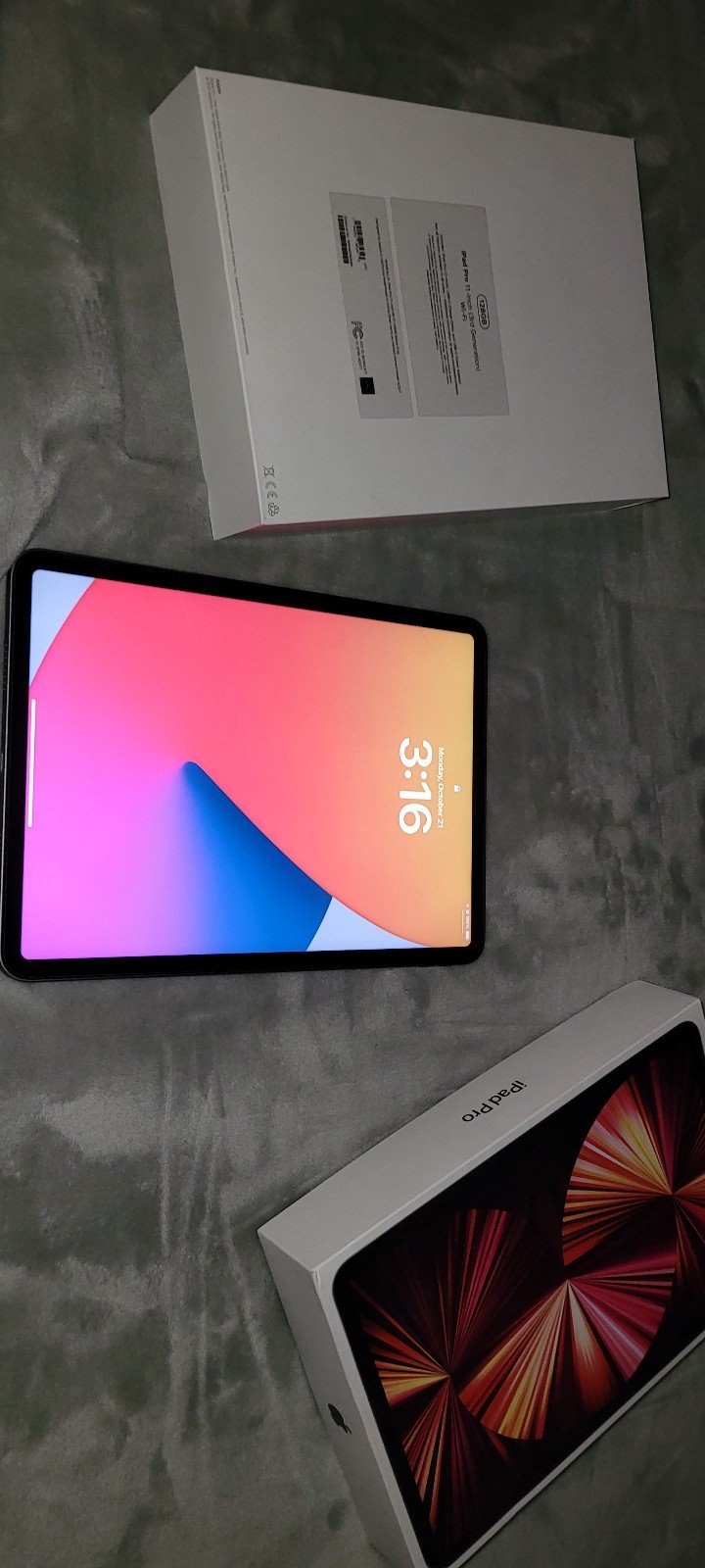 Apple iPad Pro 11 inch 3rd Gen M1  128GB Wi-Fi only  mint 9E57