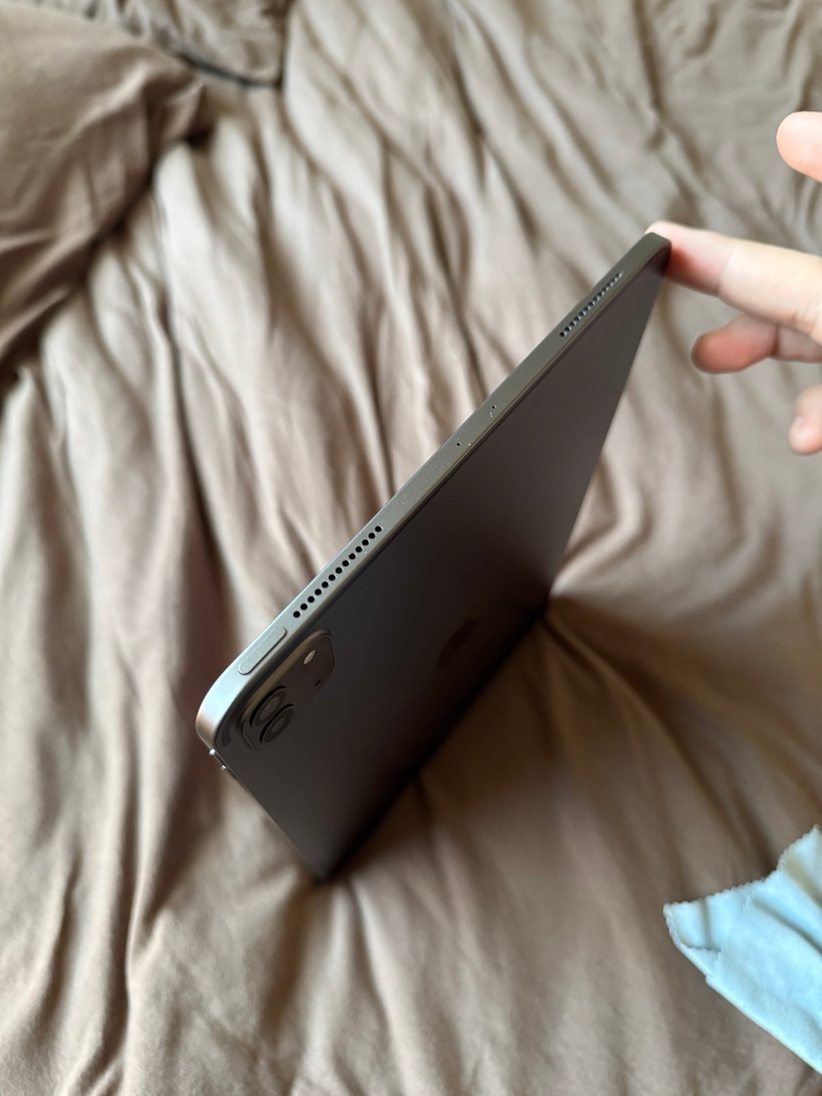 Apple iPad Pro 11” 2nd Gen 9J69