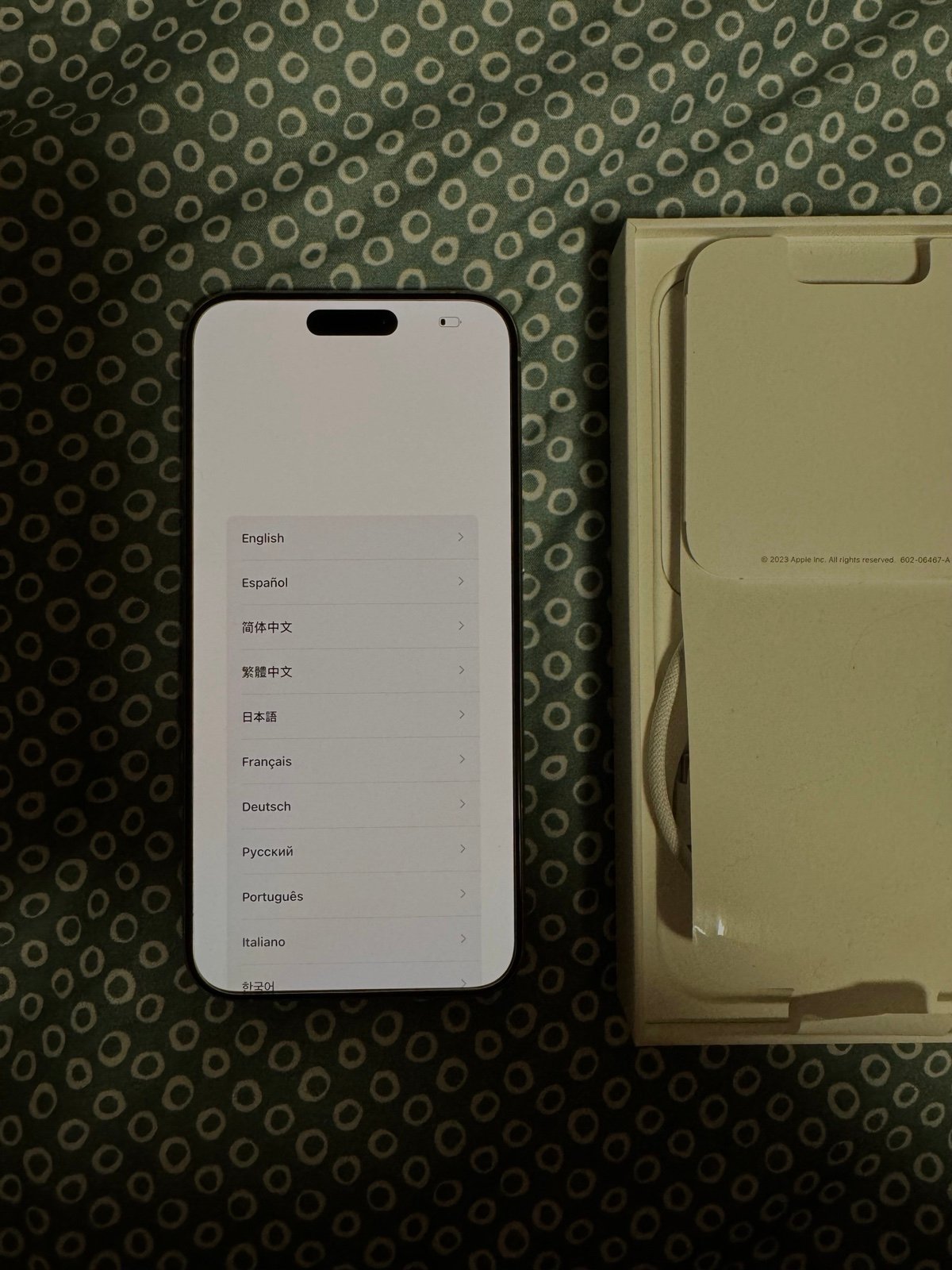 Apple iphone 15 pro max unlocked 1TB 7U72