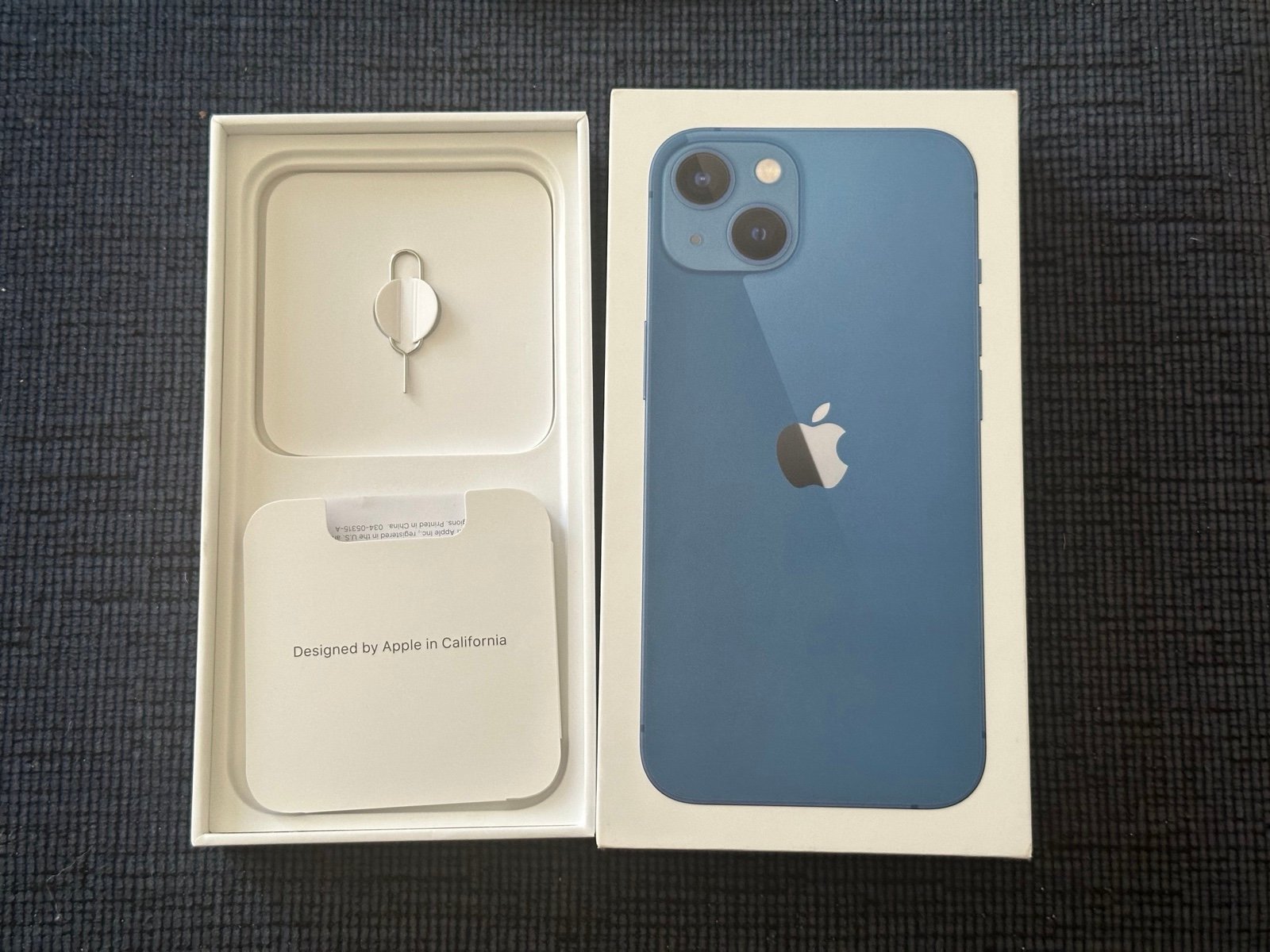 UNLOCKED iPhone 13 128gb BLUE 6R29