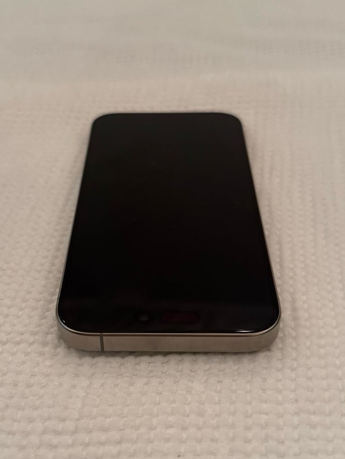 Apple iPhone 15 Pro 1TB In Natural Titanium With “No SIM Restrictions” 7C69