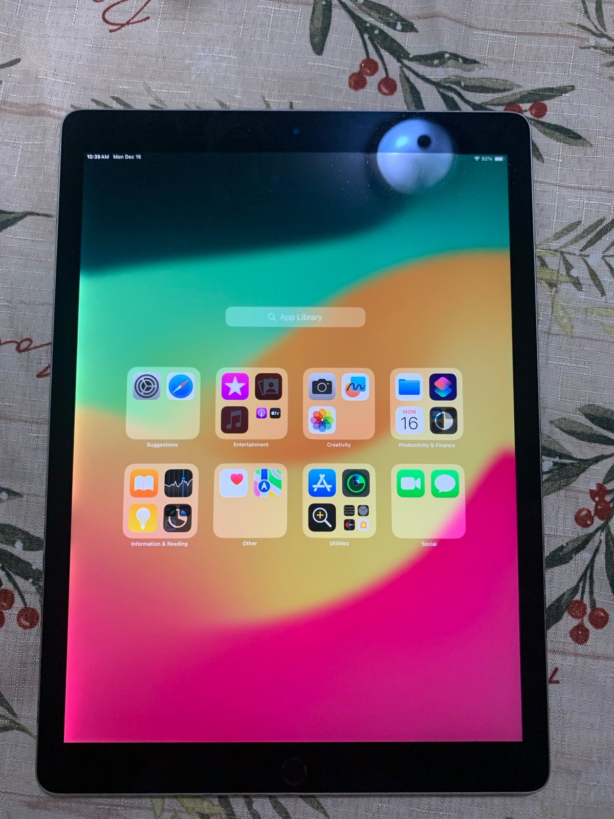 Apple iPad Pro 12.9” 2nd generation 64GB unlocked like new! 3M69