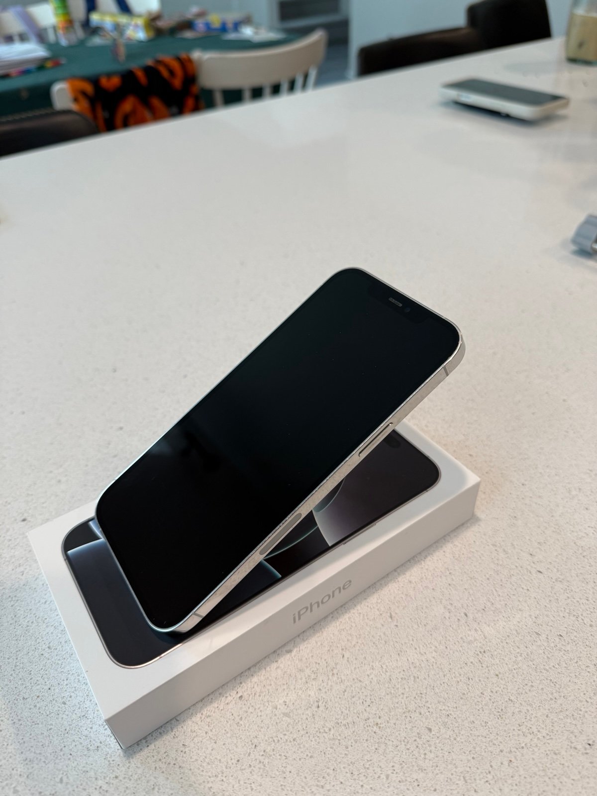 Unlocked Apple iPhone 12 Pro Max 128 GB Silver 1N58