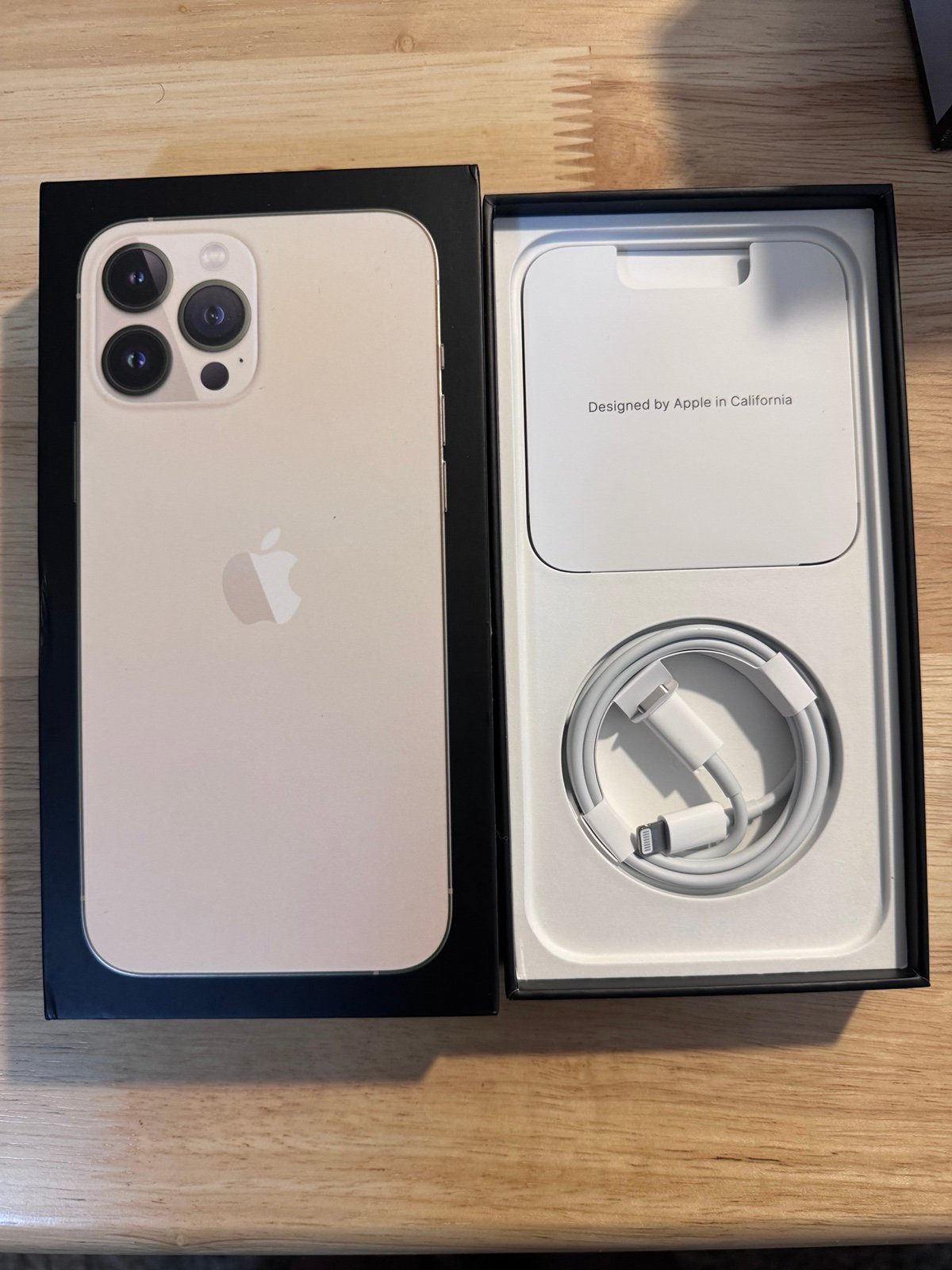 ATT Apple iPhone 13 Pro Max and Blue Spigen Case 5O97