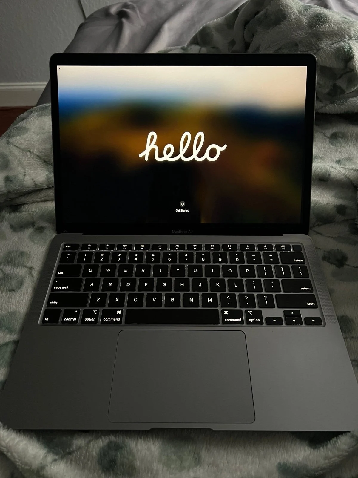 Apple Macbook Air 2020 13in. Core i3 128GB SSD