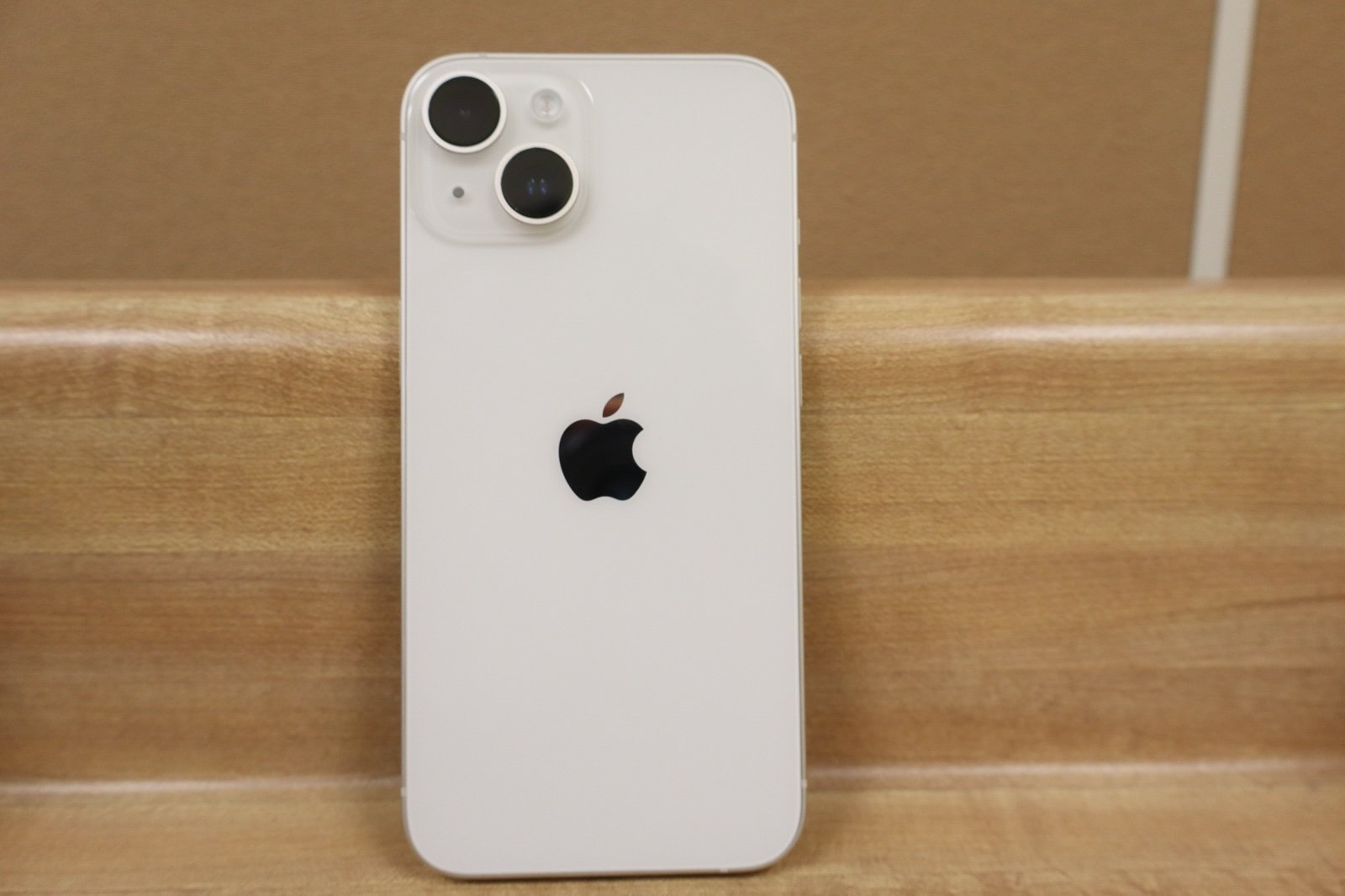 iPhone 14 - Starlight - Fantastic Condition 8Q33