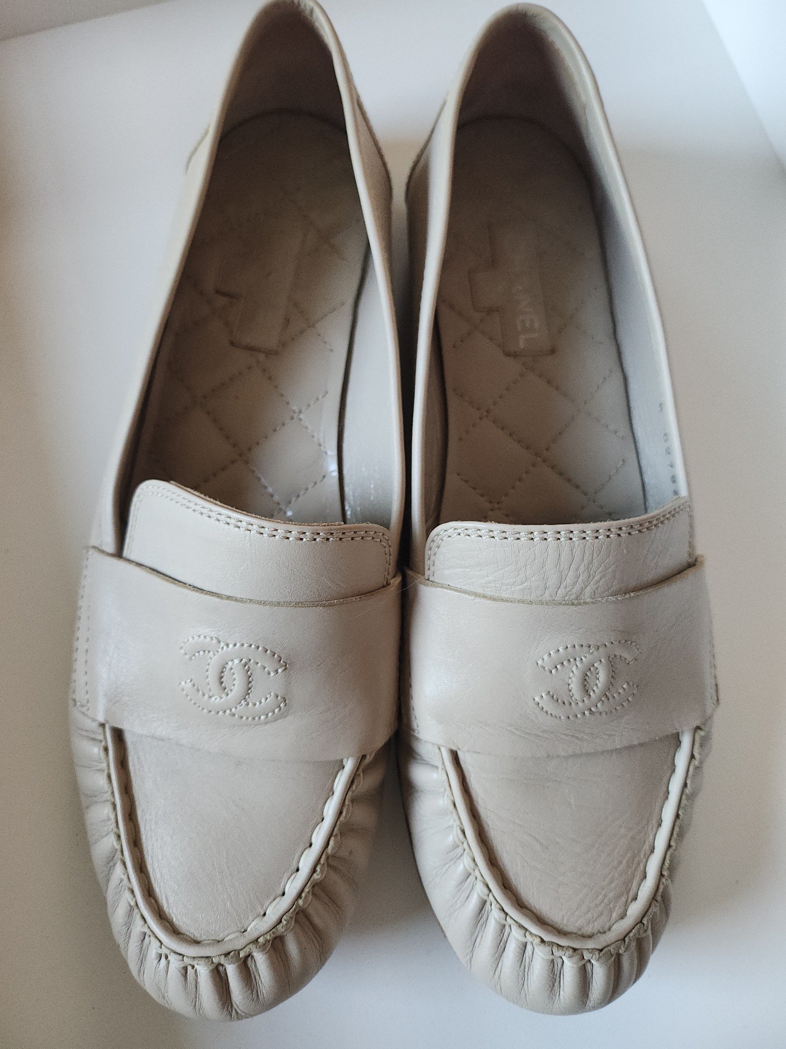 CHANEL CC Logo Loafers