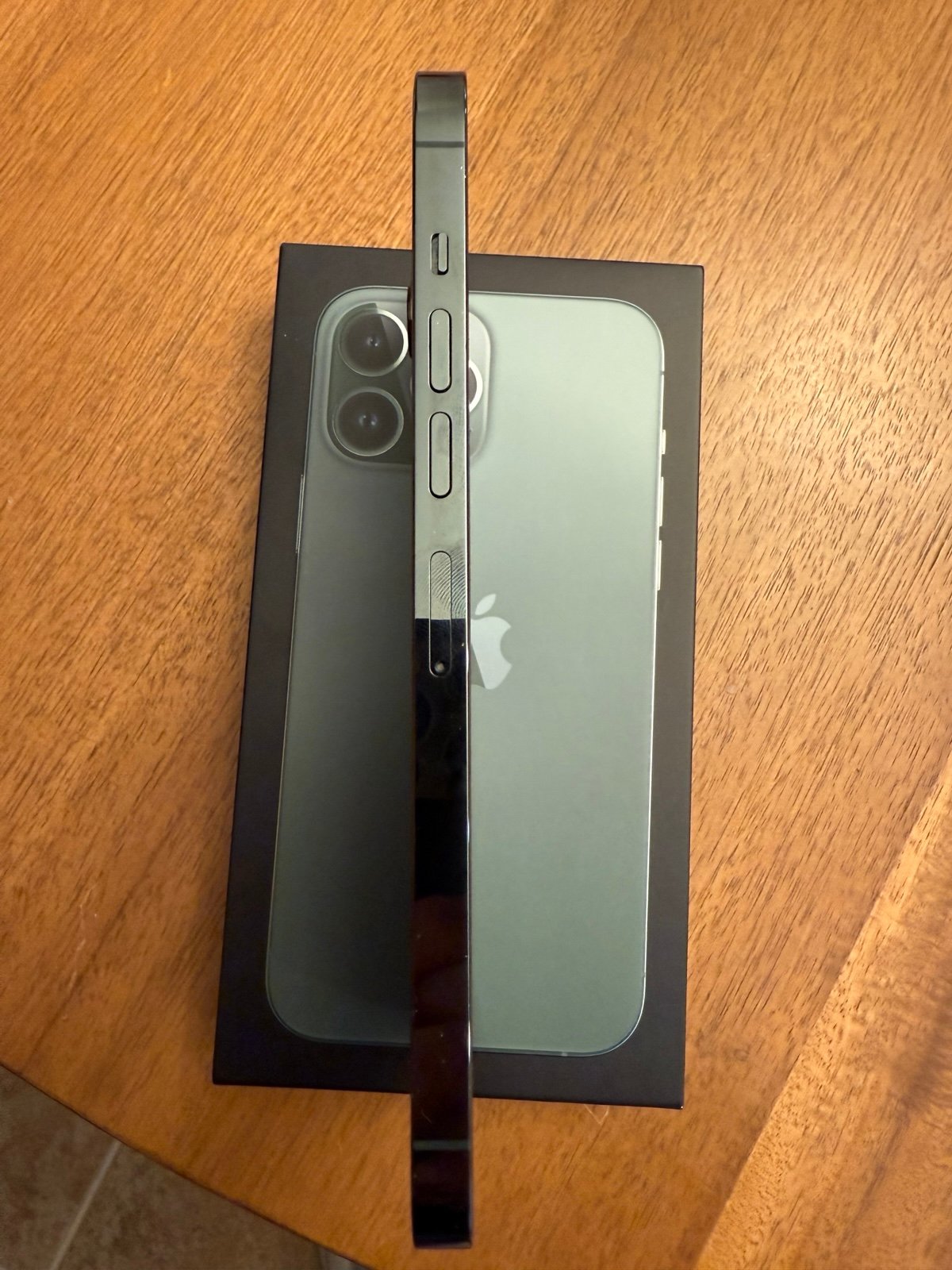 iPhone 13 Pro Max Unlocked 2J26