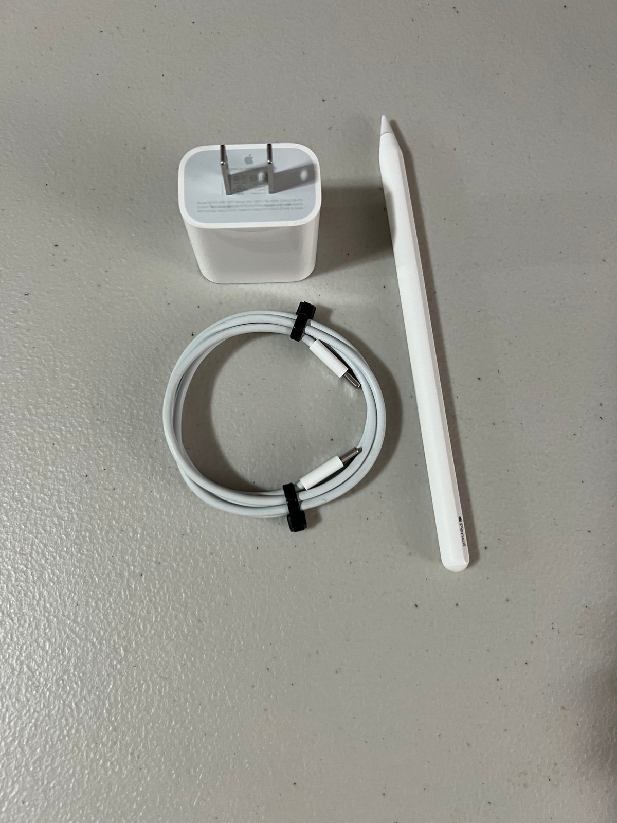 Apple iPad Pro 2nd Generation 128 GB in Silver 11-inch Celluar (Unlocked) 8J57