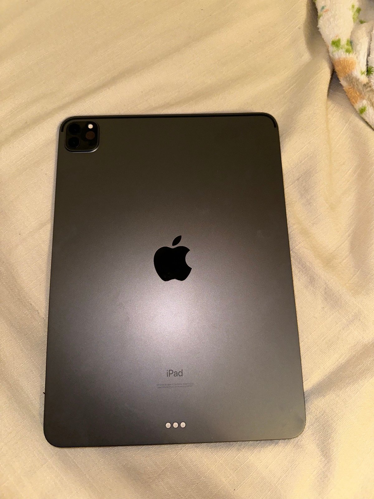 iPad 11 inch 2nd generation 1O28