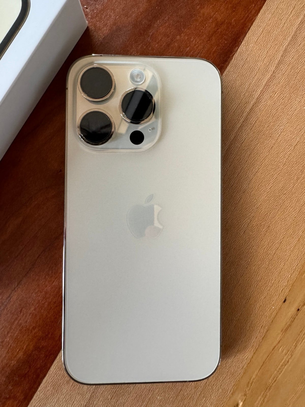 iPhone 14 Pro Gold 256GB Unlocked 3Q69