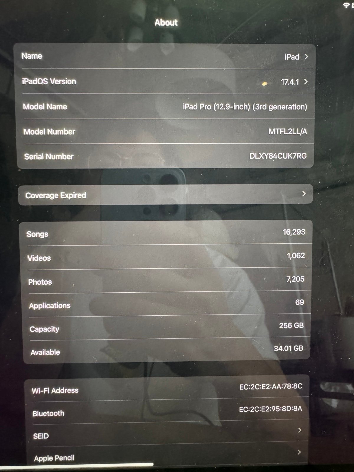 iPad Pro 3rd generation 12.9-inch black with Keyboard Case 9T32