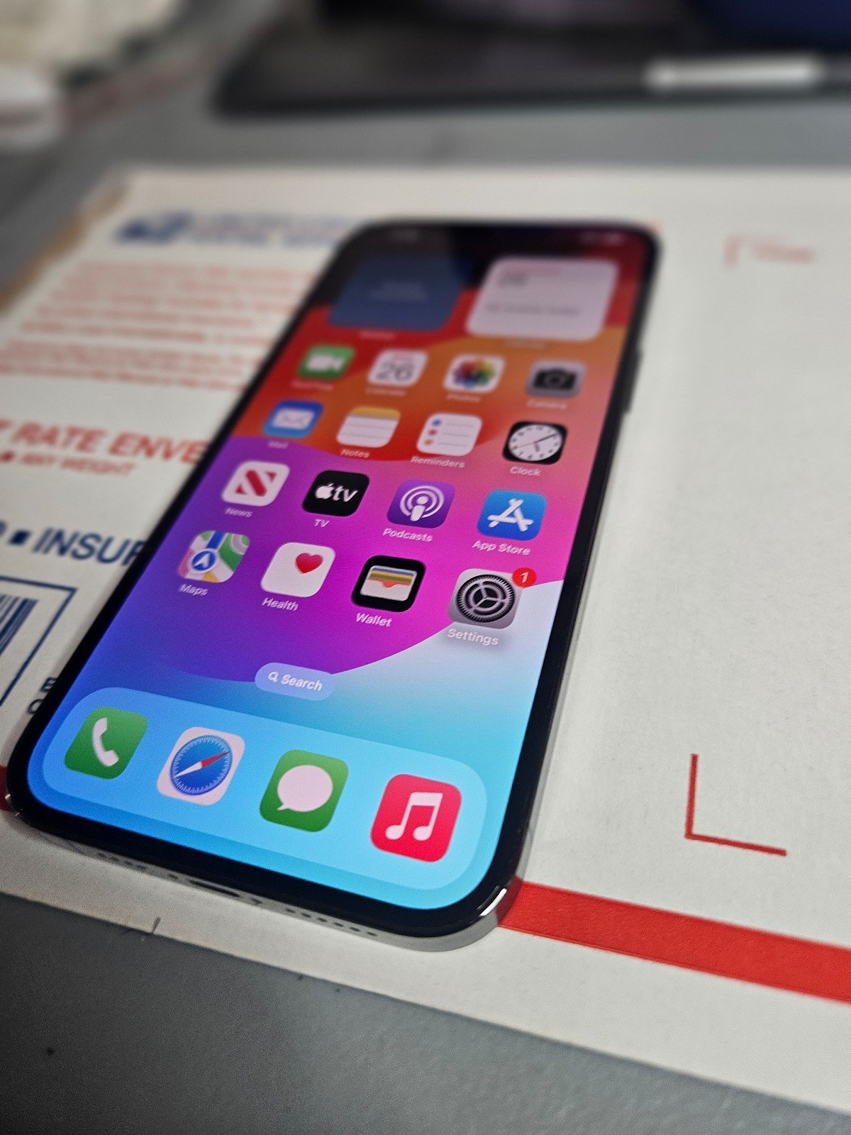 Iphone 13 pro max 256 att and cricket 7W13