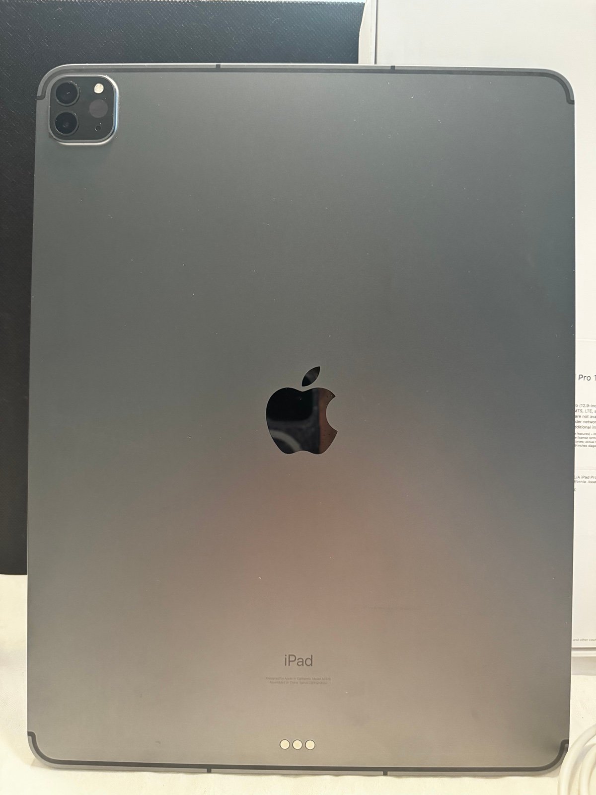 Apple iPad Pro 5th Generation 128 GB in Black 8X76