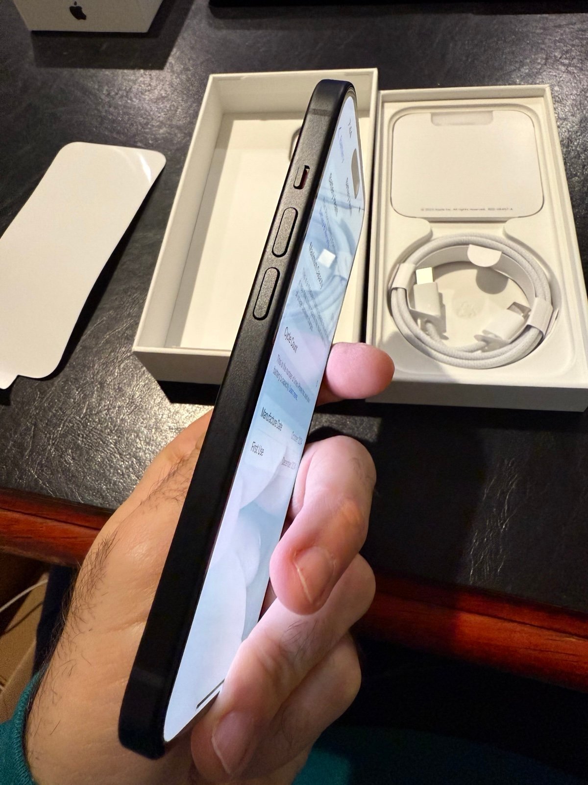 Apple iPhone 15 UNLOCKED 128GB *new**open box* 7X67