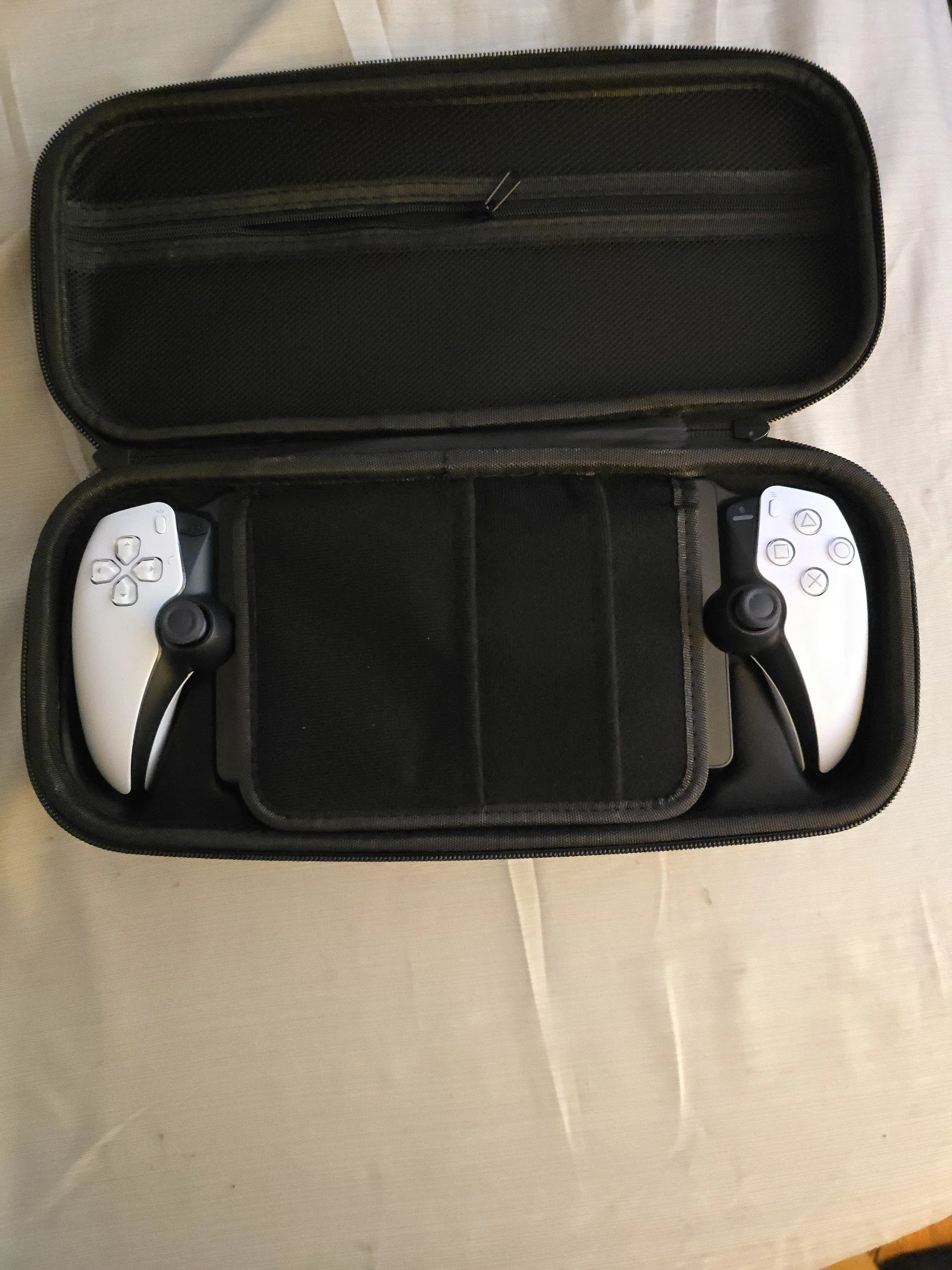 Playstation Portal w/ Free carrying Case 9Z55