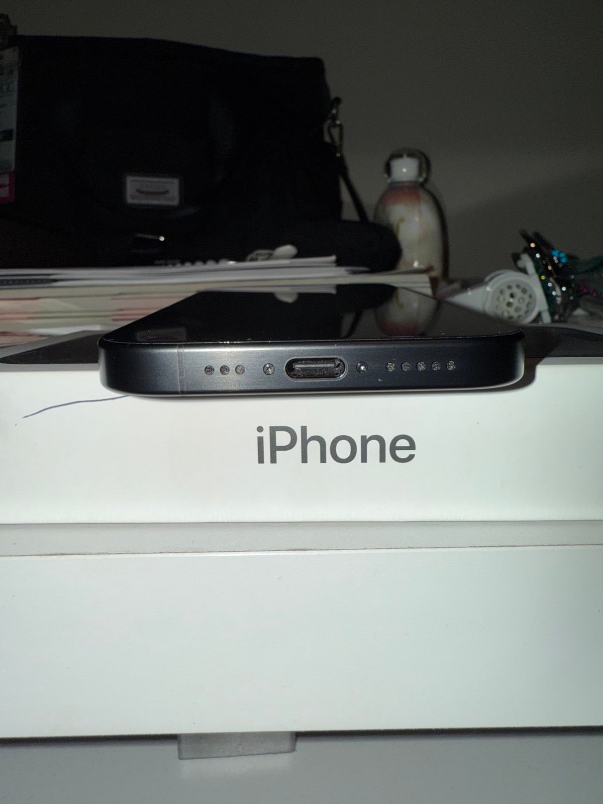 iPhone 15 pro 128 gb black with black apple case 8C12