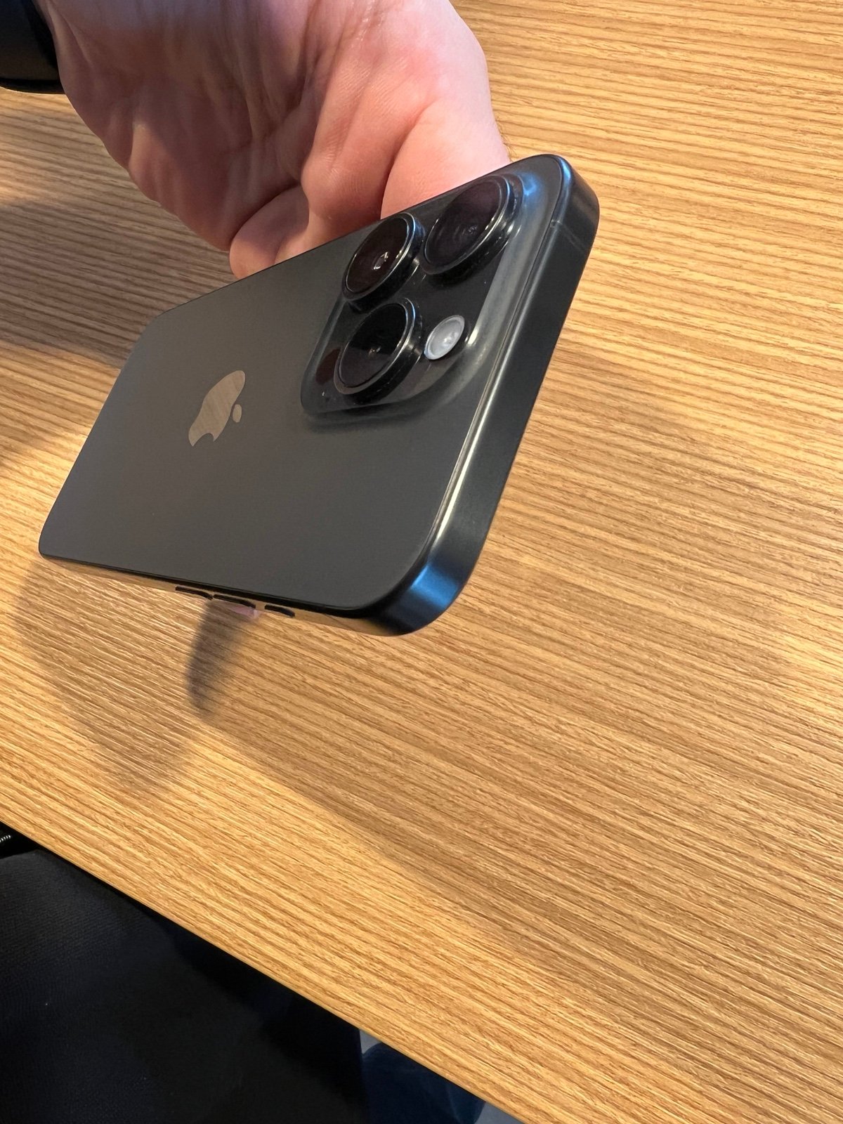 Apple iPhone 15 Pro 512gb Black Titanium UNLOCKED 3D66