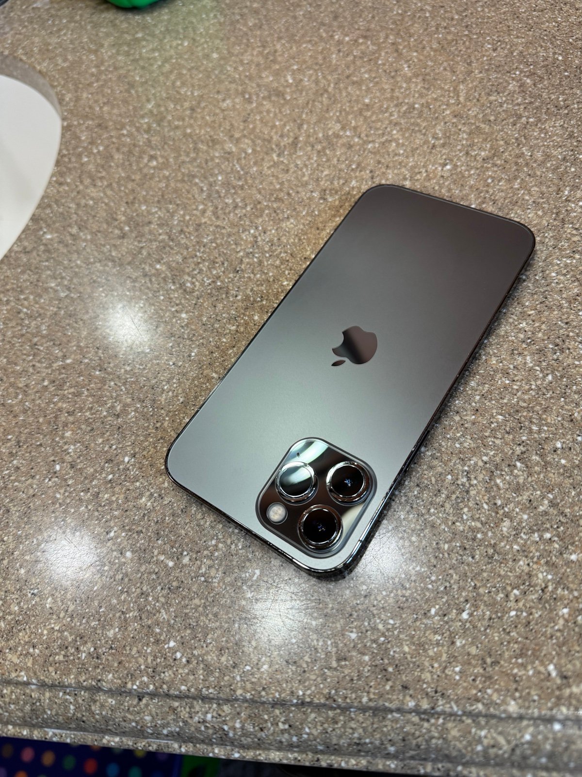 UNLOCKED iPhone 12 Pro Max 8P82